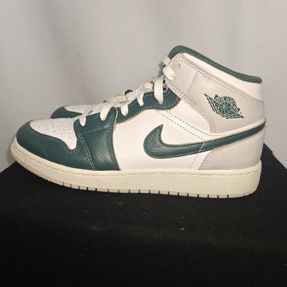 AIR JORDAN 1 MID SE (GS) White Oxidized Green Sail Size 6Y Excellent Condition - Picture 4 of 14